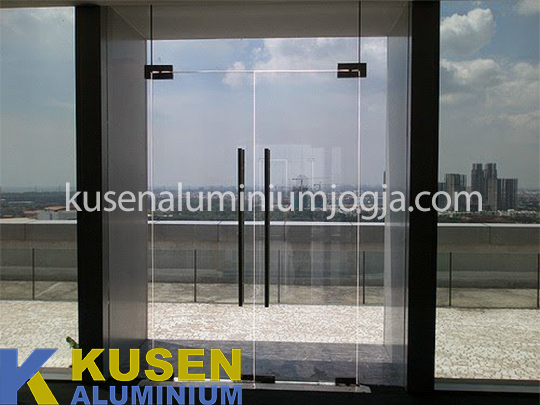 Jasa Pemasangan Pintu Kaca Tempered Jogja
